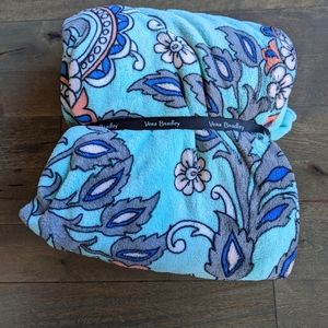 Vera Bradley Fan Flowers Throw Blanket Blue, 80x50